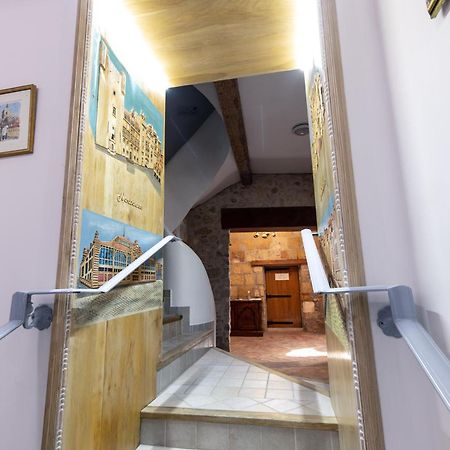 Petit Studio Presbytere Dans L'Eglise 나르본 외부 사진
